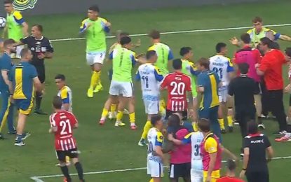Escándalo en Estudiantes: un futbolista apareció en los festejos de Rosario Central tras la polémica en la Supercopa