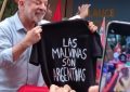 Lula Da Silva mostró una remera con la inscripción «Las Malvinas son argentinas» en un acto en el cierre de su campaña