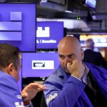 En medio de la euforia en los mercados de Brasil, suben bonos y acciones argentinas y baja el riesgo país