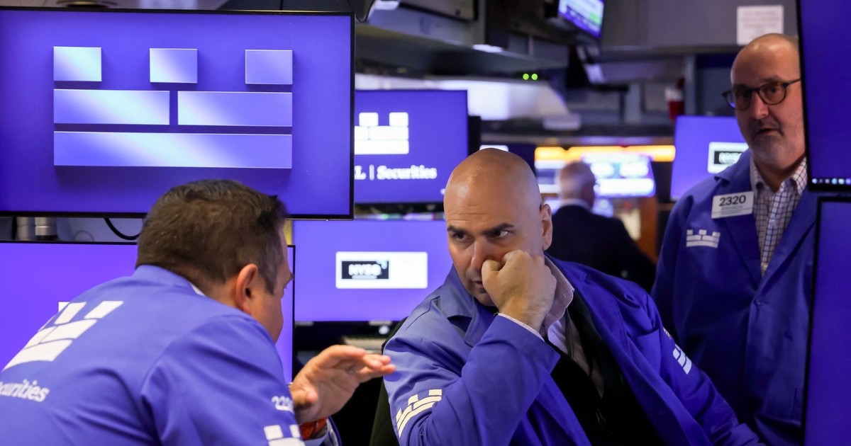 En medio de la euforia en los mercados de Brasil, suben bonos y acciones argentinas y baja el riesgo país