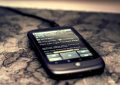 ¿Tu celular trabaja mientras dormís? Un experto revisó su tráfico nocturno y encontró una conexión desconocida