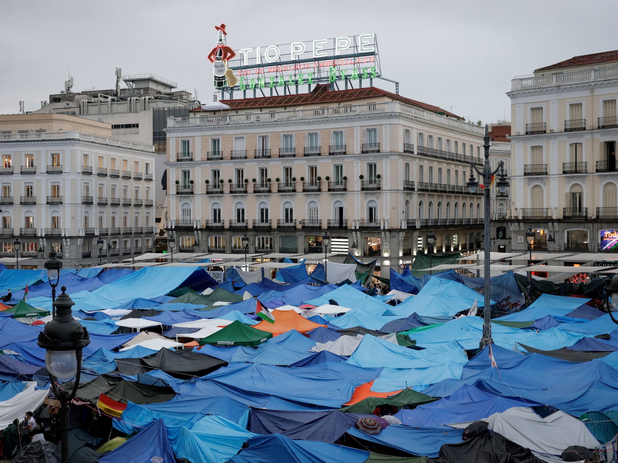 El acampe en la Puerta del Sol, en Madrid, para exigir soluciones a la crisis de la vivienda en España