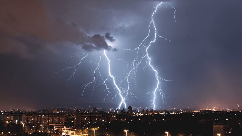 Hay alerta amarilla por tormentas, lluvias y vientos fuertes