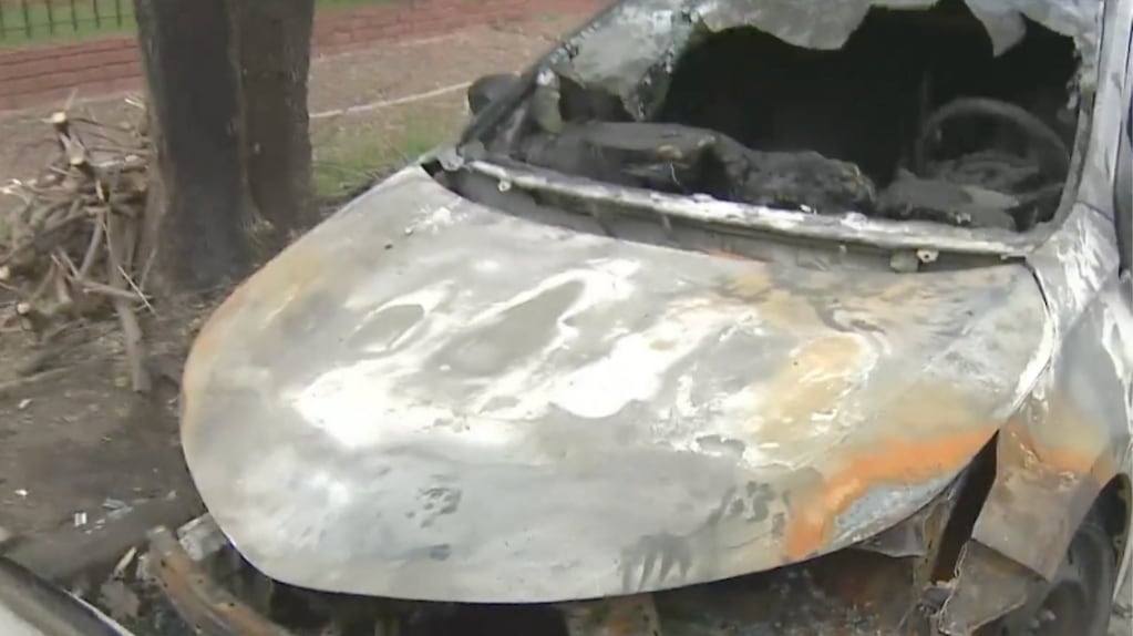 San Martín: ya son al menos ocho los autos incendiados y crece el miedo entre los vecinos