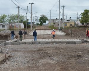Avanzan las obras del puente-alcantarilla en avenida Fray Sargenti
