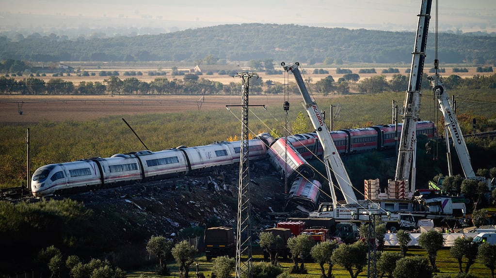 España: las cajas negras abren una nueva etapa en la investigación del choque ferroviario