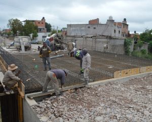 Nuevo puente en avenida Snopek próximo a su terminación